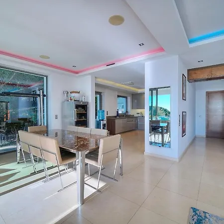Cannes Luxury Rental - Modern Villa Supercannes Vallauris