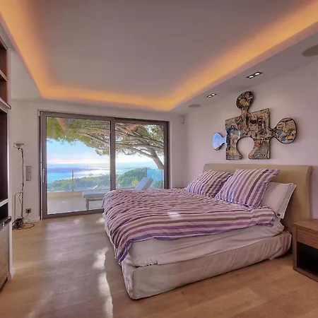 Cannes Luxury Rental - Modern Villa Supercannes Villa