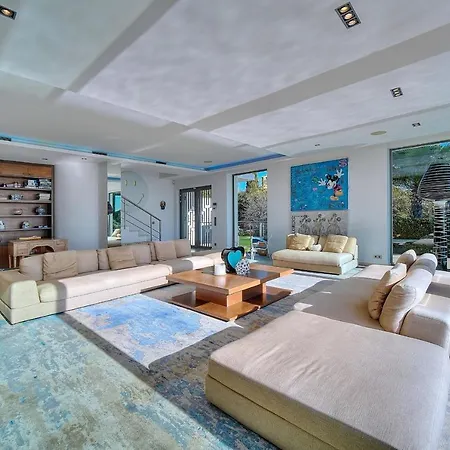 Cannes Luxury Rental - Modern Villa Supercannes * فالوريس